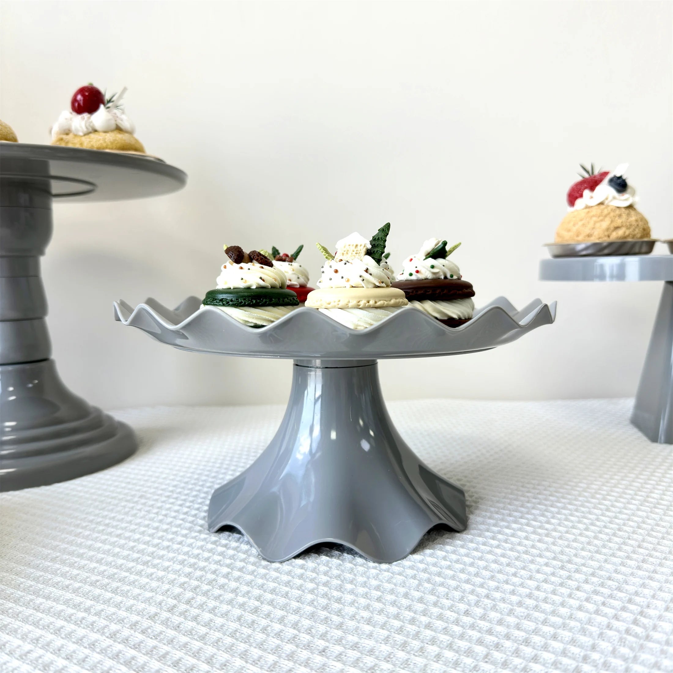 one piece plastic decorative Cupcake Stand Cake Display:Dessert Holder Cookie Pedestal Stands Plastic Trays for Desserts Plate