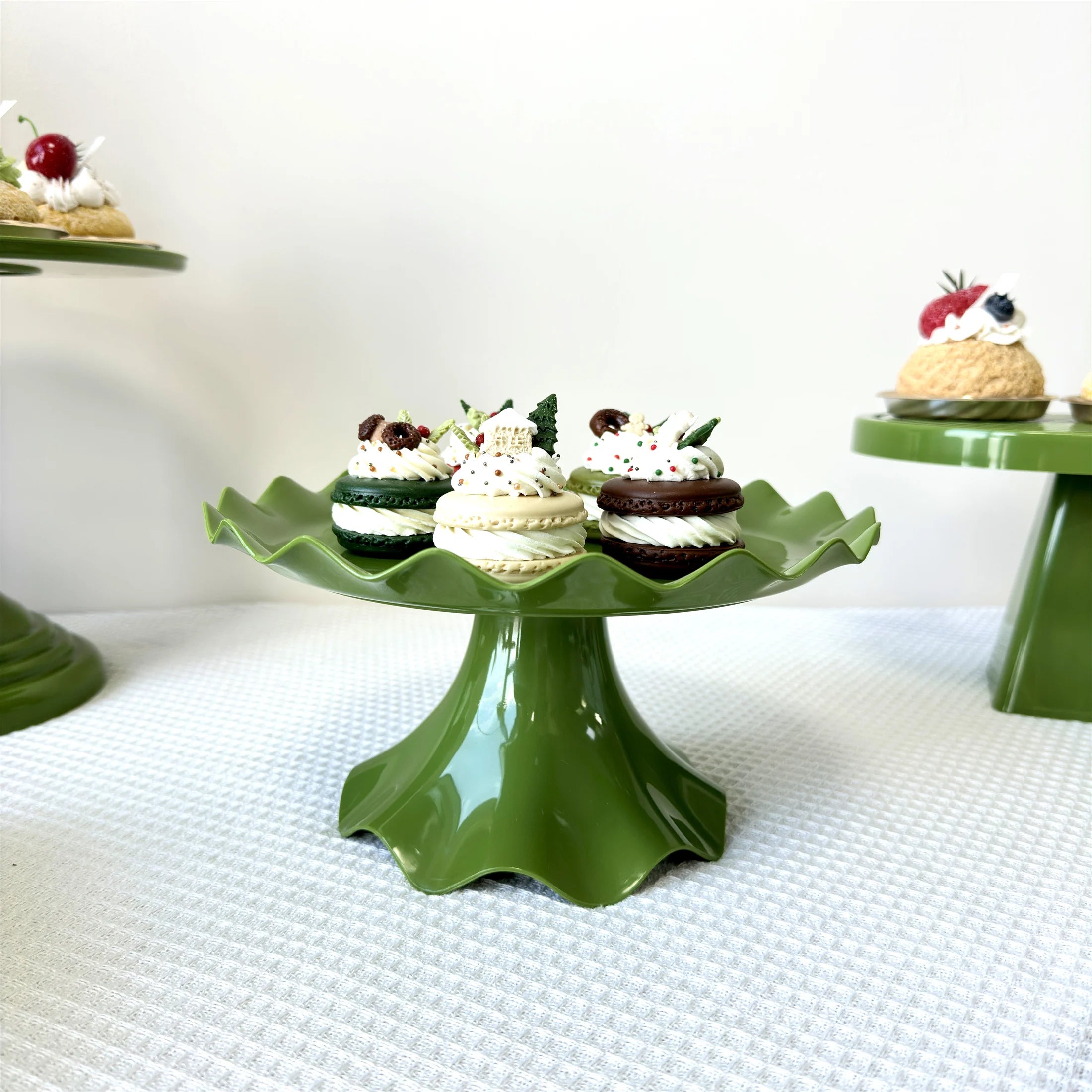 one piece plastic decorative Cupcake Stand Cake Display:Dessert Holder Cookie Pedestal Stands Plastic Trays for Desserts Plate